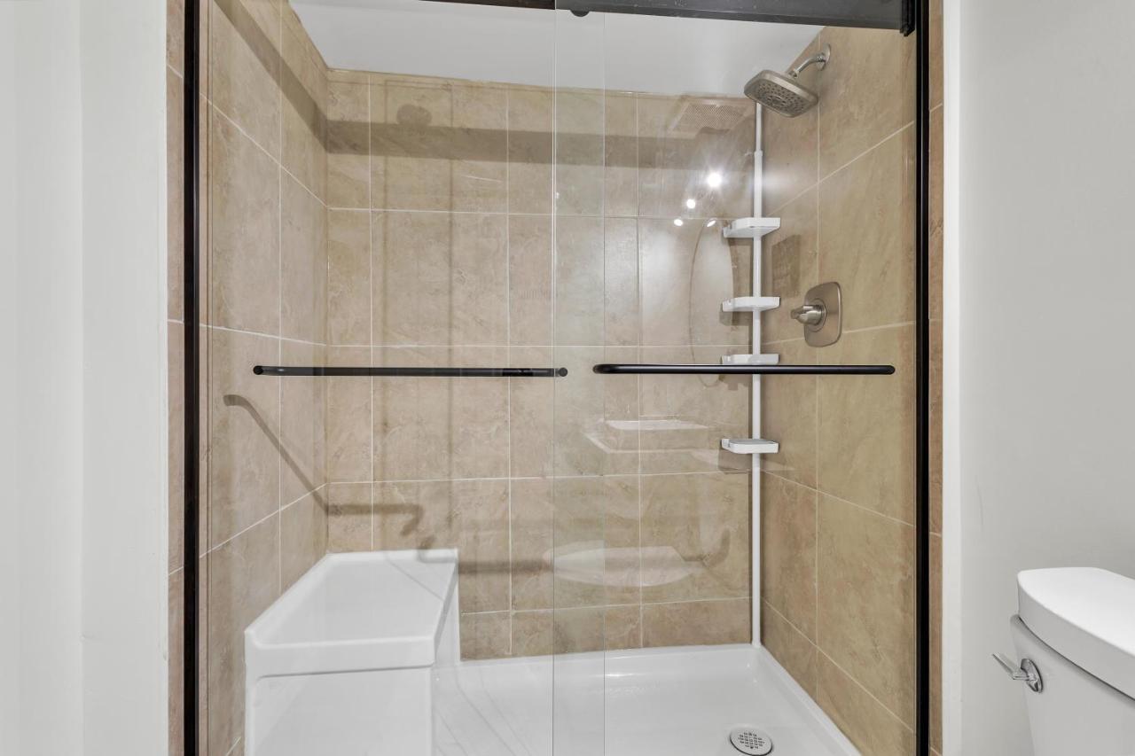 Modern 1 Bedroom + Den In 坎布里奇 外观 照片